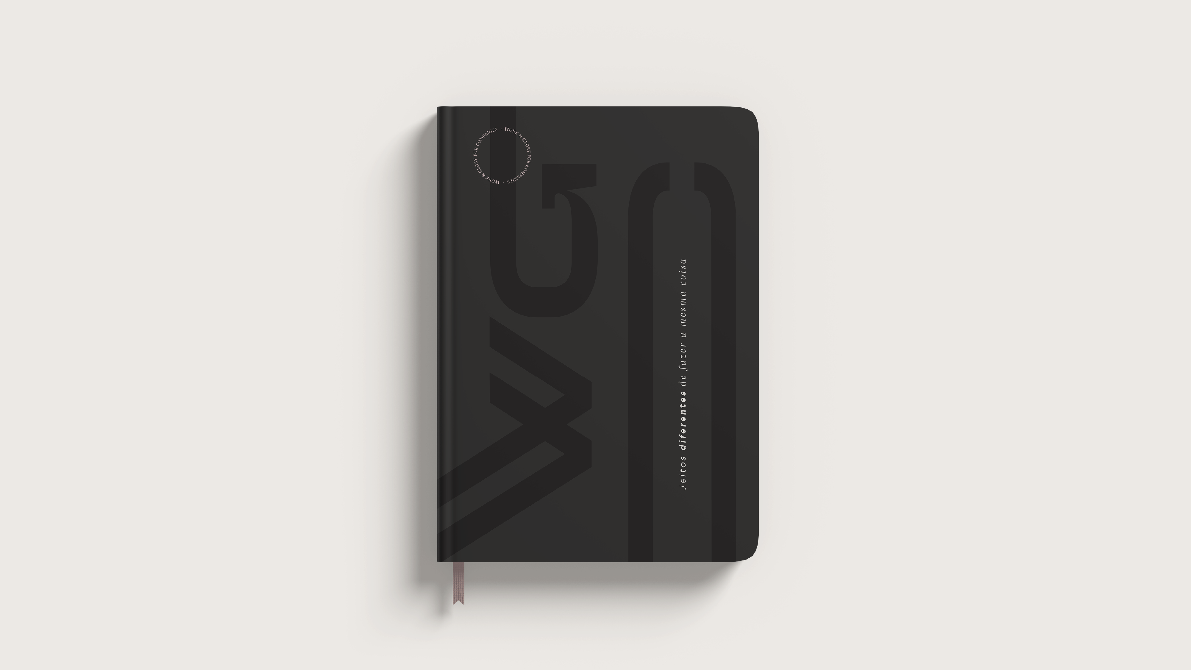 Caderno com a identidade visual da WGC